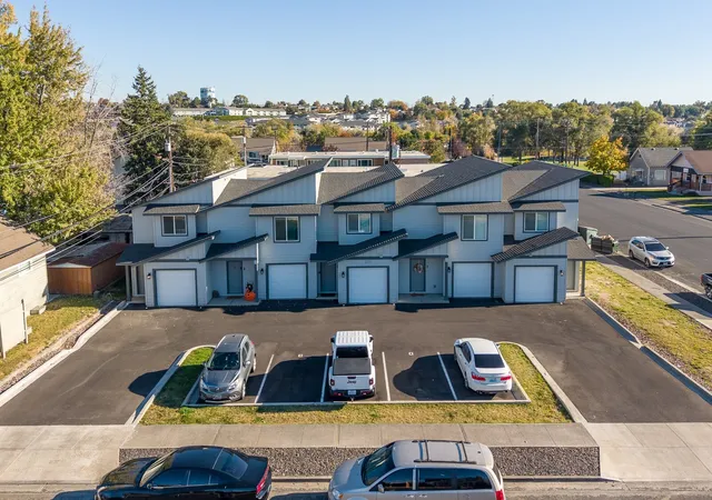 Photo 1 of Multi family home for sale at 211 E 6th Avenue, Moses Lake, WA 98837 | MLS# NWM2594331 | Listing updated on 2026-10-26