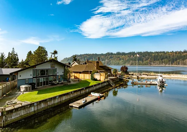 Photo 1 of Single family home for sale at 8051 Sandy Hook Dr, Clinton, WA 98236 | MLS# NWM2594334 | Listing updated on 2026-10-21