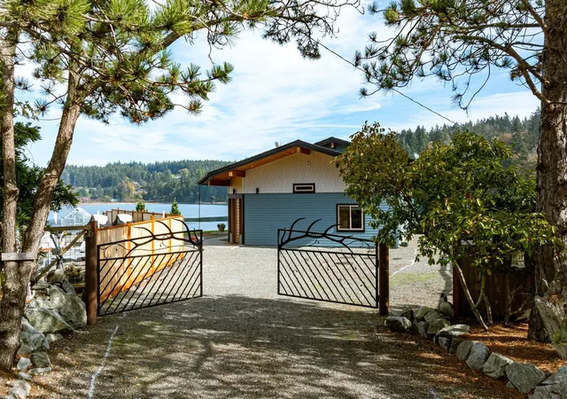 Photo 2 of Single family home for sale at 8051 Sandy Hook Dr, Clinton, WA 98236 | MLS# NWM2594334 | Listing updated on 2026-10-21