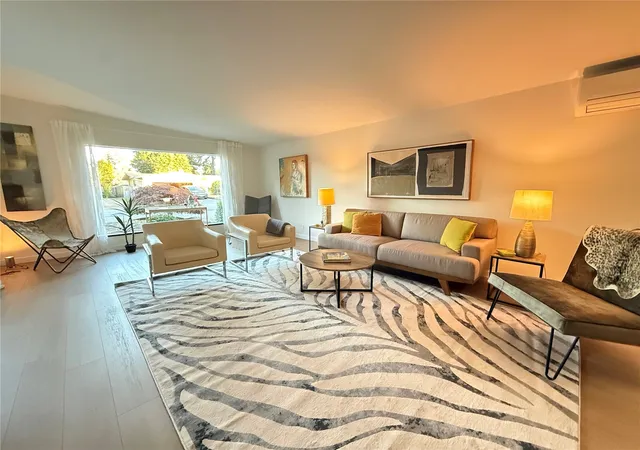 Photo 3 of Single family home for sale at 20405 3rd Avenue S, Des Moines, WA 98198 | MLS# NWM2594338 | Listing updated on 2026-10-27