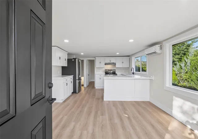 Photo 2 of Single family home for sale at 1519 N 1st Avenue, Kelso, WA 98626 | MLS# NWM2594348 | Listing updated on 2026-10-23