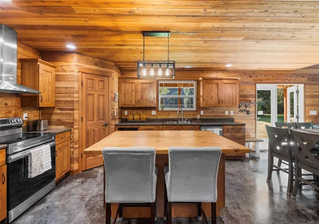 Photo 4 of Single family home for sale at 29638 S Skagit Hwy, Sedro Woolley, WA 98284 | MLS# NWM2594354 | Listing updated on 2026-10-31