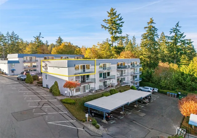 Photo 4 of Condo for sale at 924 Shorewood Dr #B-21, Bremerton, WA 98312 | MLS# NWM2594360 | Listing updated on 2026-10-17