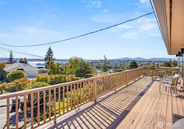 Photo 1 of Single family home for sale at 2139 E 17th Street, Bremerton, WA 98310 | MLS# NWM2594362 | Listing updated on 2026-10-17