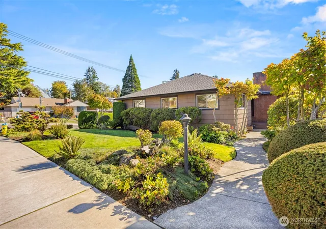 Photo 3 of Single family home for sale at 2139 E 17th Street, Bremerton, WA 98310 | MLS# NWM2594362 | Listing updated on 2026-10-17