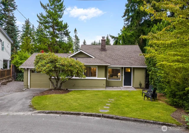 Single family home for sale at 10208 114th Place NE, Kirkland, WA 98033 | MLS# NWM2594376