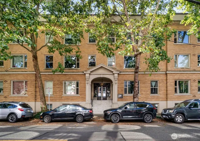 Condo for sale at 7 Harrison St #26, Seattle, WA 98109 | MLS# NWM2594388