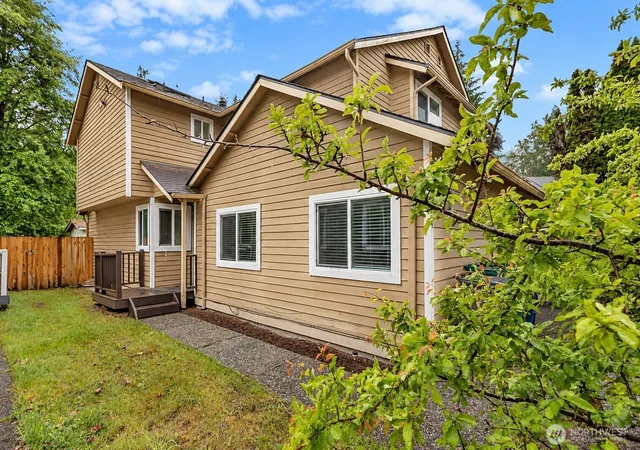 Townhouse for sale at 2114 186th Place SE, Bothell, WA 98012 | MLS# NWM2594414