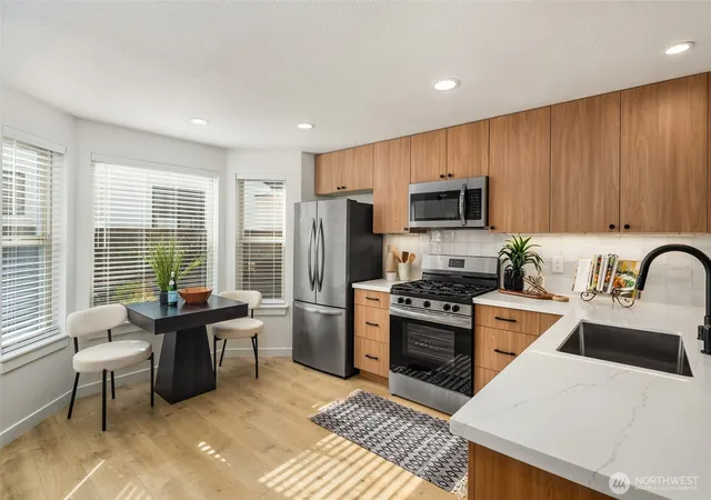 Photo 3 of Townhouse for sale at 509 Ave A #C, Snohomish, WA 98290 | MLS# NWM2594417 | Listing updated on 2026-10-19