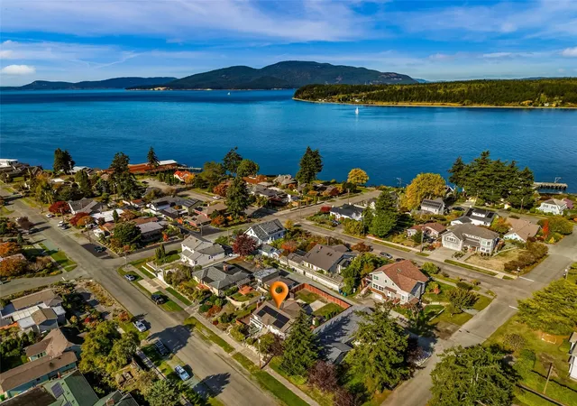Photo 2 of Single family home for sale at 1914 10th Street, Anacortes, WA 98221 | MLS# NWM2594418 | Listing updated on 2026-10-22