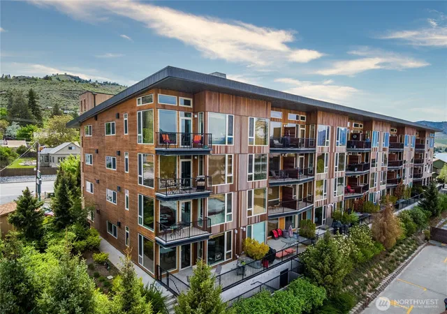 Photo 2 of Condo for sale at 2220 W Woodin Ave #311, Chelan, WA 98816 | MLS# NWM2594429 | Listing updated on 2026-10-15