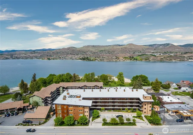 Photo 3 of Condo for sale at 2220 W Woodin Ave #311, Chelan, WA 98816 | MLS# NWM2594429 | Listing updated on 2026-10-15