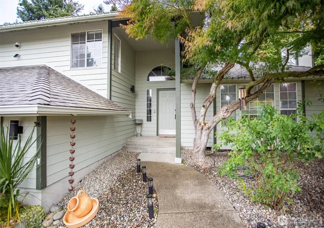 Photo 3 of Single family home for sale at 7015 184th Street Ct E, Puyallup, WA 98375 | MLS# NWM2594433 | Listing updated on 2026-10-21