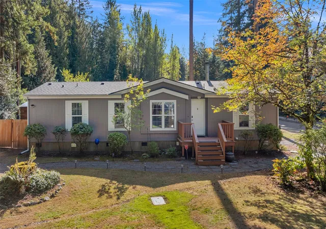 Photo 1 of Manufactured home for sale at 1424 129th Street Se, Everett, WA 98208 | MLS# NWM2594434 | Listing updated on 2026-10-18