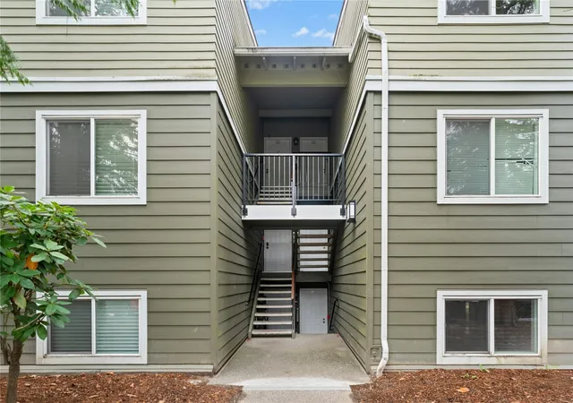 Photo 2 of Condo for sale at 820 Cady Rd #G304, Everett, WA 98203 | MLS# NWM2594475 | Listing updated on 2026-10-16
