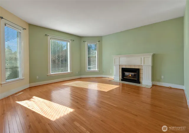 Photo 4 of Single family home for sale at 4915 N 43rd Street, Tacoma, WA 98407 | MLS# NWM2594498 | Listing updated on 2026-10-19