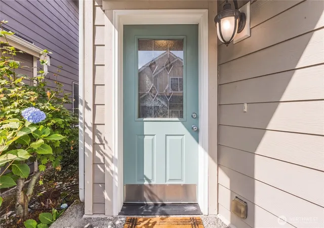 Photo 3 of Townhouse for sale at 906 116th Place SE #3, Everett, WA 98208 | MLS# NWM2594501 | Listing updated on 2026-10-22