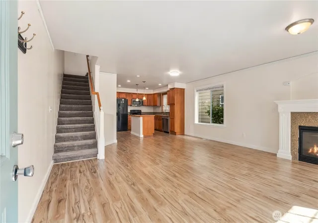 Photo 4 of Townhouse for sale at 906 116th Place SE #3, Everett, WA 98208 | MLS# NWM2594501 | Listing updated on 2026-10-22