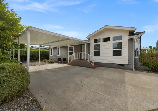 Photo 2 of Sale Pending at 23825 15th Avenue Se #20, Bothell, WA 98021 | MLS# NWM2594519 | Listing updated on 2026-10-14