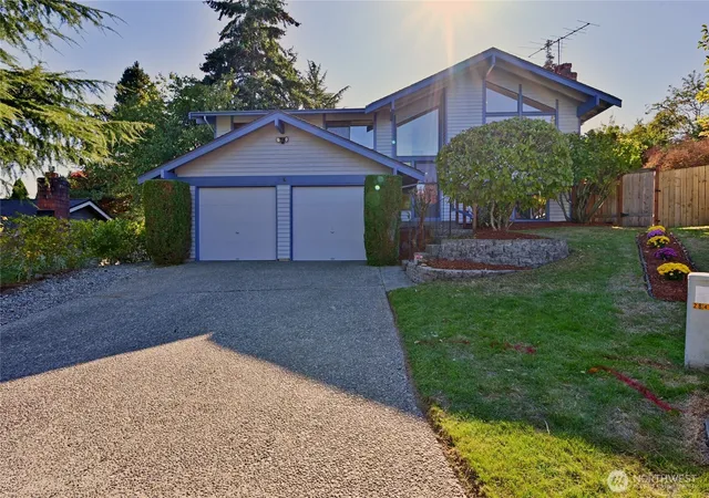 Photo 2 of Single family home for sale at 2841 SW 342nd Street, Federal Way, WA 98023 | MLS# NWM2594533 | Listing updated on 2026-10-15