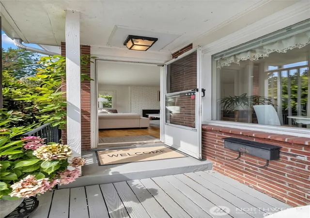 Photo 3 of Single family home for sale at 1101 E 5th Street, Arlington, WA 98223 | MLS# NWM2594536 | Listing updated on 2026-10-24