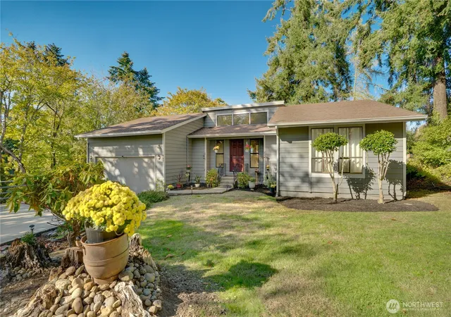 Photo 1 of Sale Pending at 907 Powell St, Steilacoom, WA 98388 | MLS# NWM2594549 | Listing updated on 2026-10-26