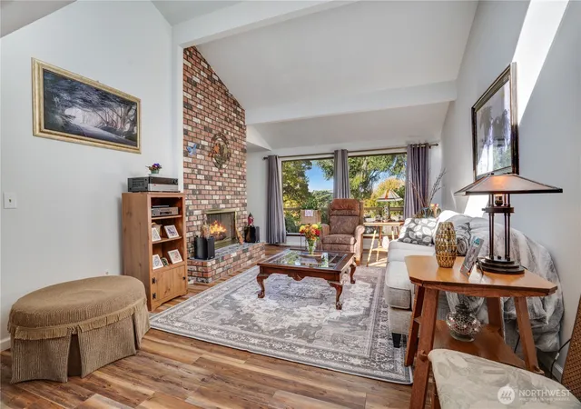 Photo 4 of Sale Pending at 907 Powell St, Steilacoom, WA 98388 | MLS# NWM2594549 | Listing updated on 2026-10-26