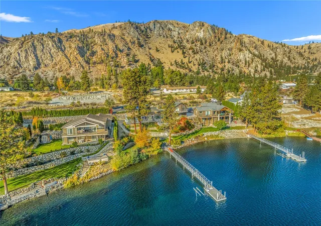 Photo 4 of Manufactured home for sale at 15075 N Lakeshore Dr, Entiat, WA 98822 | MLS# NWM2594559 | Listing updated on 2026-10-20