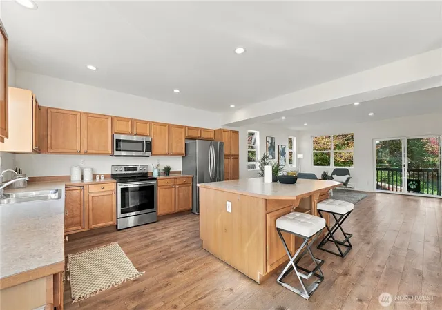 Photo 4 of Single family home for sale at 2800 SW Graham St, Seattle, WA 98126 | MLS# NWM2594563 | Listing updated on 2026-10-15