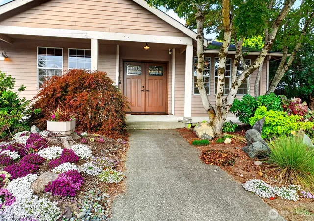 Photo 2 of Single family home for sale at 3005 Roosevelt Ave, Enumclaw, WA 98022 | MLS# NWM2594566 | Listing updated on 2026-10-15