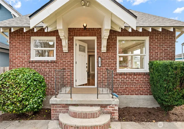 Photo 2 of Condo for sale at 2407 Lombard Ave #A, Everett, WA 98201 | MLS# NWM2594582 | Listing updated on 2026-10-16