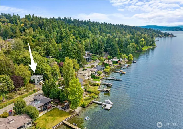 Photo 4 of Single family home for sale at 6205 NE 125th Street, Kirkland, WA 98034 | MLS# NWM2594593 | Listing updated on 2026-10-15