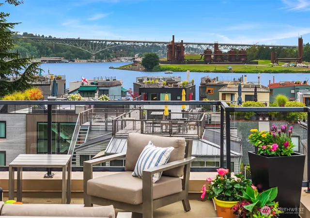 Photo 2 of Townhouse for sale at 80 E Roanoke St #2, Seattle, WA 98102 | MLS# NWM2594608 | Listing updated on 2026-10-19