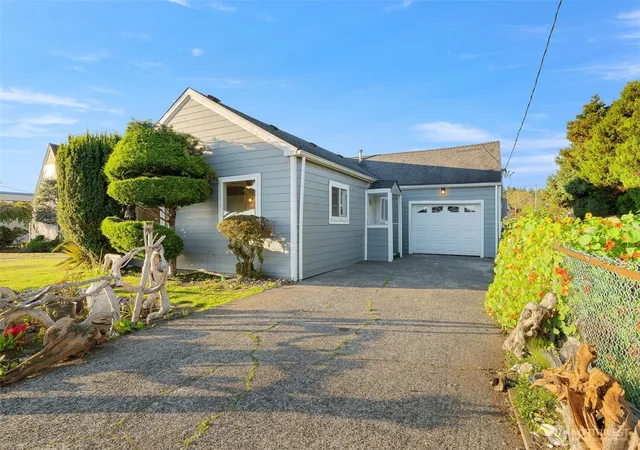 Photo 1 of Single family home for sale at 1300 Simpson Ave, Aberdeen, WA 98520 | MLS# NWM2594620 | Listing updated on 2026-10-19