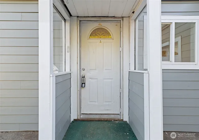 Photo 3 of Single family home for sale at 1300 Simpson Ave, Aberdeen, WA 98520 | MLS# NWM2594620 | Listing updated on 2026-10-19