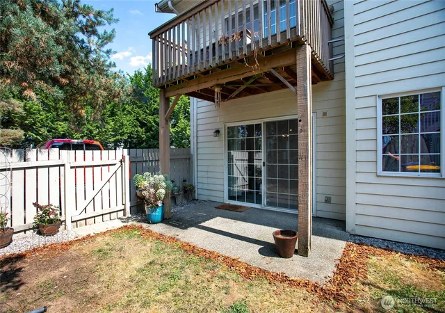 Photo 4 of Condo for sale at 1808 E Sunset Dr #101, Bellingham, WA 98226 | MLS# NWM2594634 | Listing updated on 2026-10-21