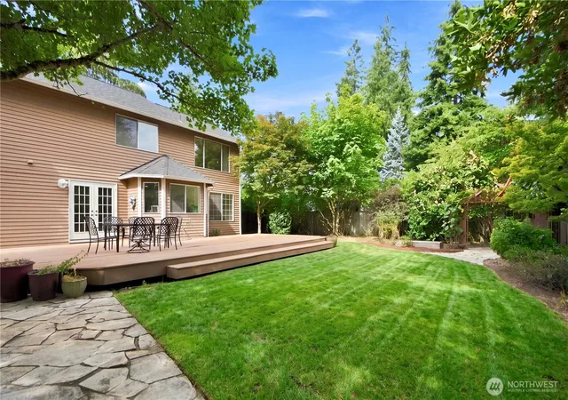 Photo 4 of Single family home for sale at 24528 SE 43rd Place, Sammamish, WA 98029 | MLS# NWM2594648 | Listing updated on 2026-10-15