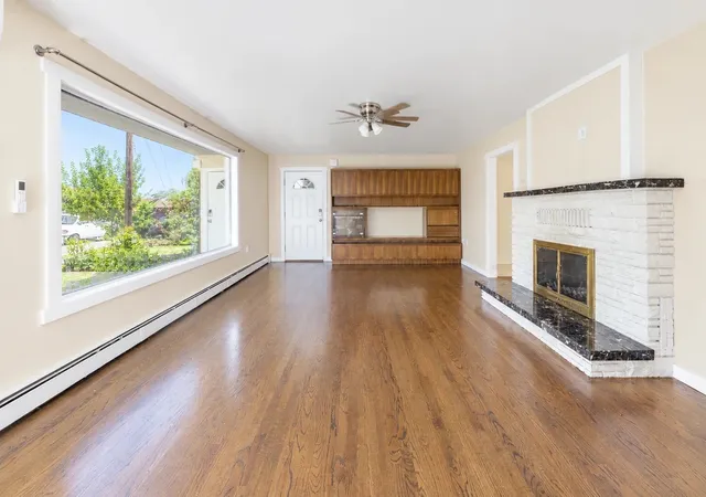 Photo 2 of Single family home for sale at 927 Van Jan St, Snohomish, WA 98290 | MLS# NWM2594658 | Listing updated on 2026-10-20