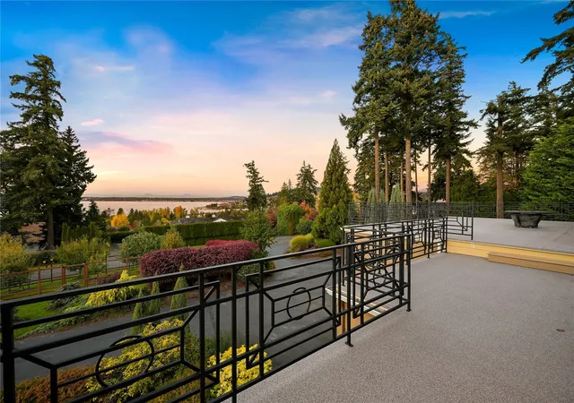 Photo 1 of Single family home for sale at 222 Middlefield Rd, Bellingham, WA 98225 | MLS# NWM2594667 | Listing updated on 2026-10-29