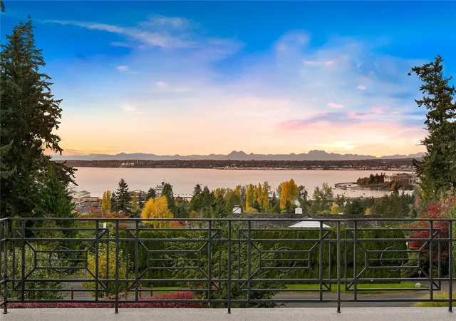Photo 3 of Single family home for sale at 222 Middlefield Rd, Bellingham, WA 98225 | MLS# NWM2594667 | Listing updated on 2026-10-29
