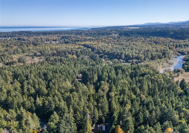 Photo 4 of Single family home for sale at 338 Hunt Rd, Port Angeles, WA 98363 | MLS# NWM2594686 | Listing updated on 2026-10-20