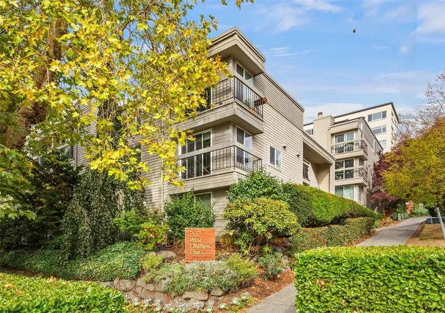 Photo 1 of Townhouse for sale at 202 W Olympic Pl #302, Seattle, WA 98119 | MLS# NWM2594709 | Listing updated on 2026-10-23