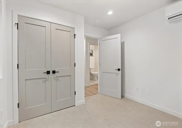 Photo 2 of Townhouse for sale at 10746 Interlake Ave N, Seattle, WA 98133 | MLS# NWM2594717 | Listing updated on 2026-10-15