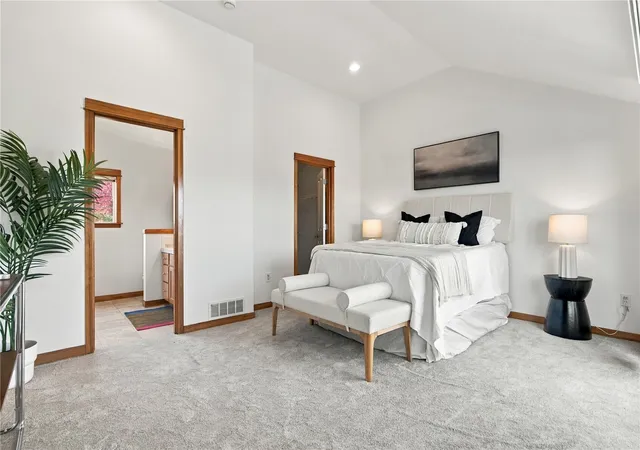Photo 4 of Townhouse for sale at 9216 Stone Ave N #B, Seattle, WA 98103 | MLS# NWM2594734 | Listing updated on 2026-10-16