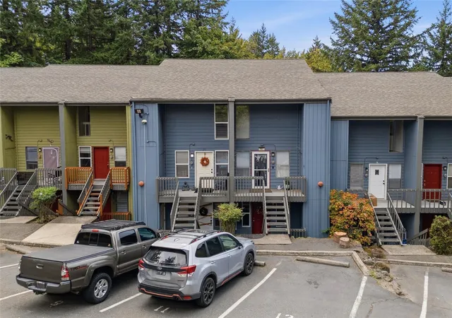 Photo 3 of Condo for sale at 500 National Ave N #11, Bremerton, WA 98312 | MLS# NWM2594746 | Listing updated on 2026-10-16