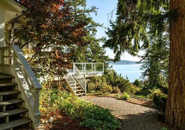 Photo 1 of Single family home for sale at 1200 Crescent Dr, Oak Harbor, WA 98277 | MLS# NWM2594767 | Listing updated on 2026-10-16