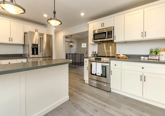 Photo 3 of Single family home for sale at 7827 S G St, Tacoma, WA 98408 | MLS# NWM2594784 | Listing updated on 2026-10-16
