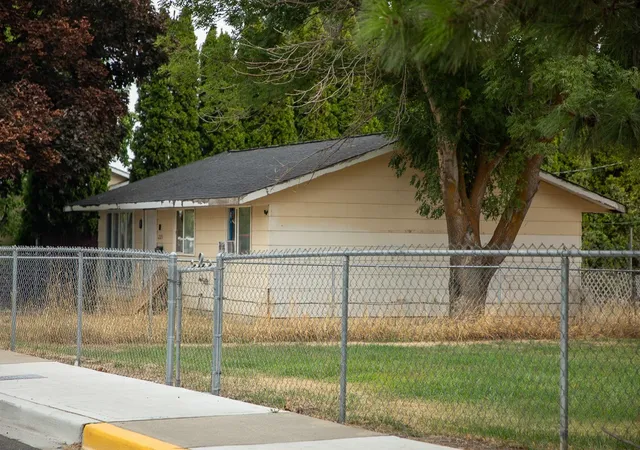 Photo 3 of Single family home for sale at 1223 Methow St, Wenatchee, WA 98801 | MLS# NWM2594787 | Listing updated on 2026-10-15