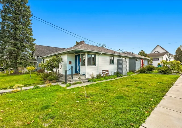 Photo 2 of Sale Pending at 1019 19th Street, Anacortes, WA 98221 | MLS# NWM2594796 | Listing updated on 2026-10-22