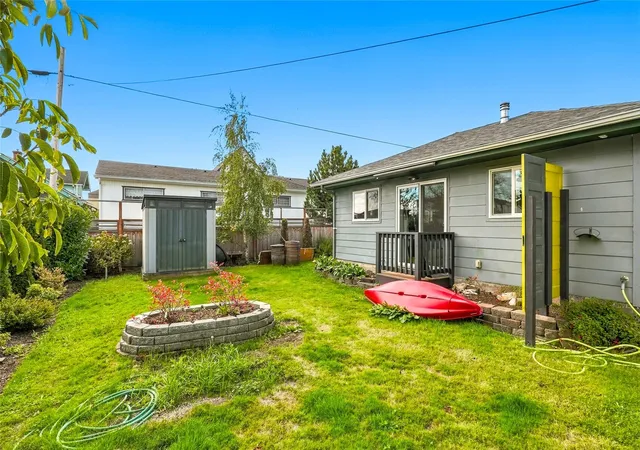 Photo 4 of Sale Pending at 1019 19th Street, Anacortes, WA 98221 | MLS# NWM2594796 | Listing updated on 2026-10-22
